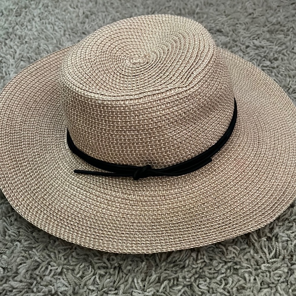 Aritzia sun hat